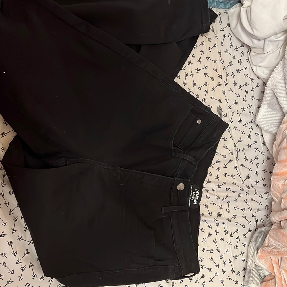 black skinny jeans